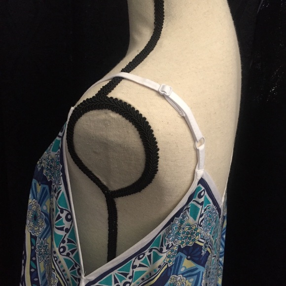 Threadzwear • Boho Handkerchief Tank - Picture 6 of 8